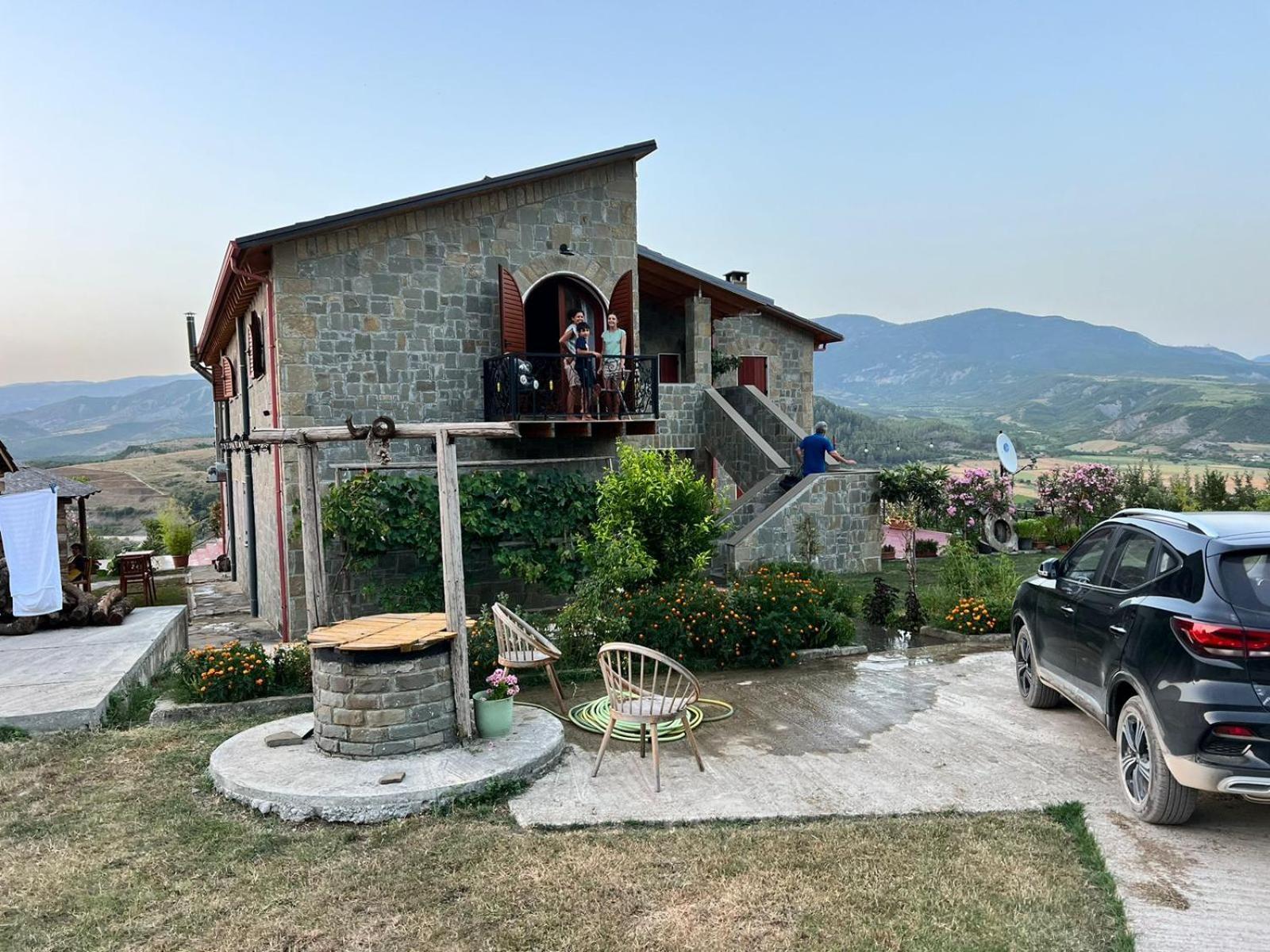 Hostel Bujtina Te Xhako Përmet Zewnętrze zdjęcie