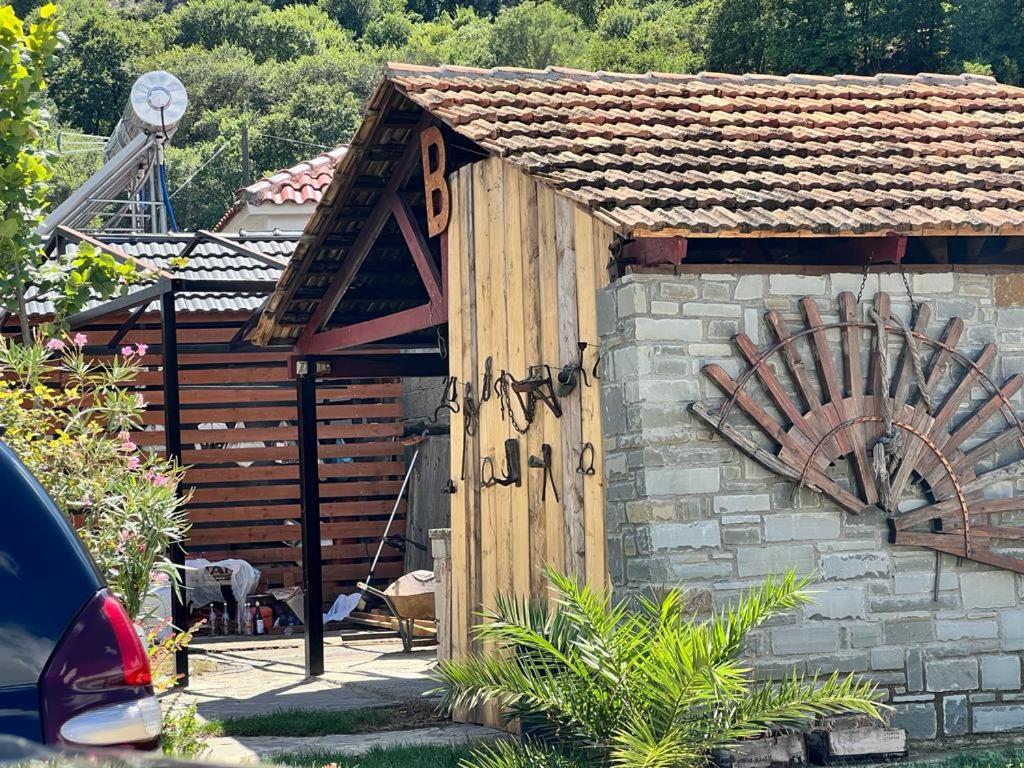 Hostel Bujtina Te Xhako Përmet Zewnętrze zdjęcie
