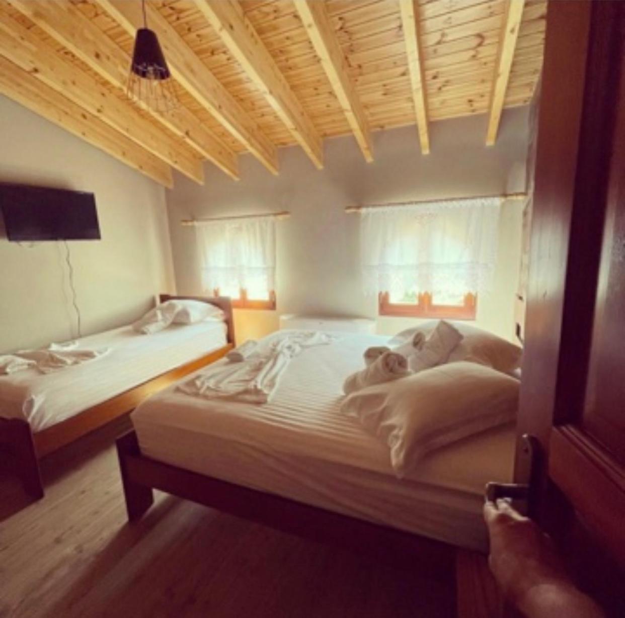 Hostel Bujtina Te Xhako Përmet Zewnętrze zdjęcie