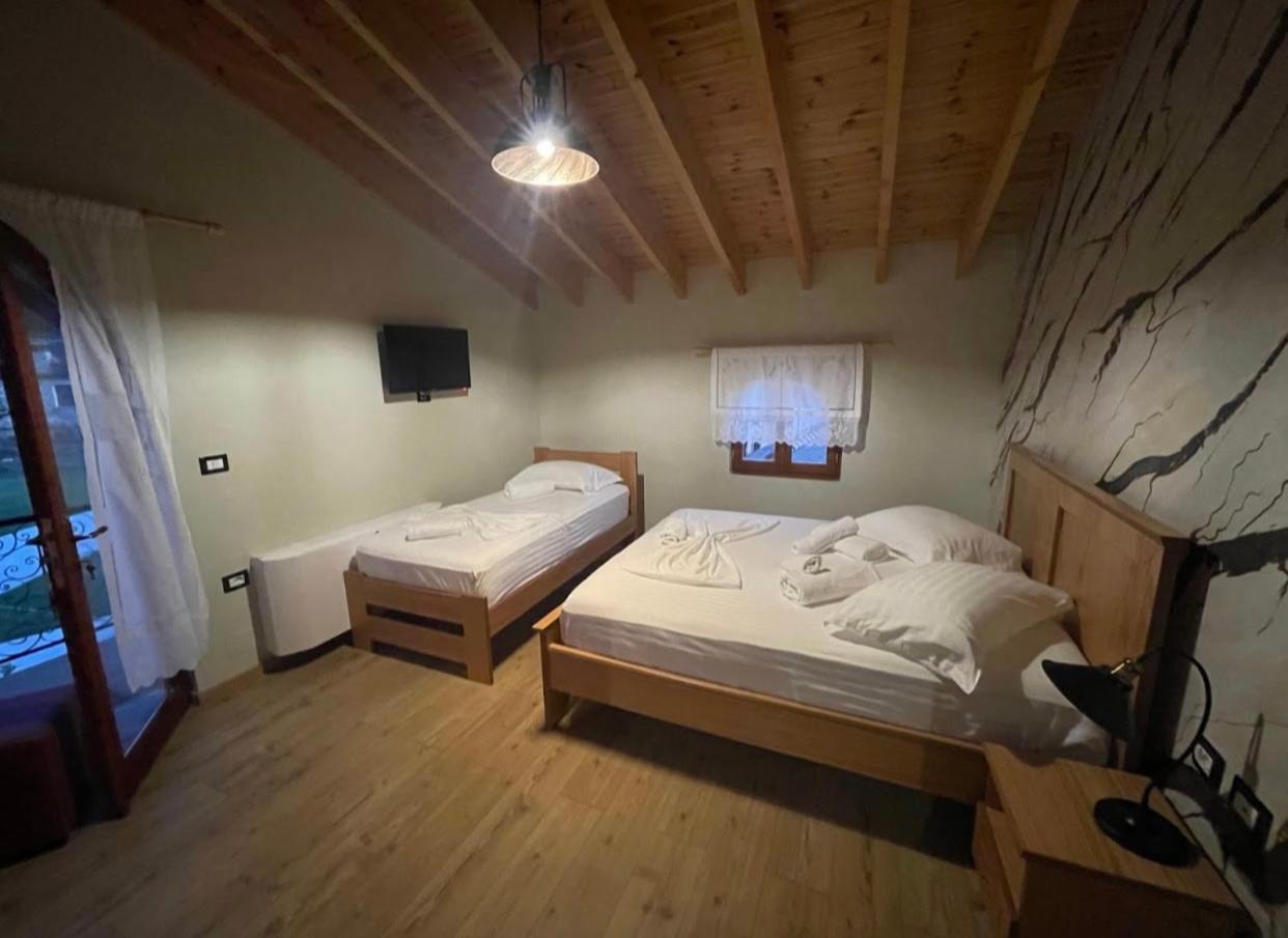 Hostel Bujtina Te Xhako Përmet Zewnętrze zdjęcie